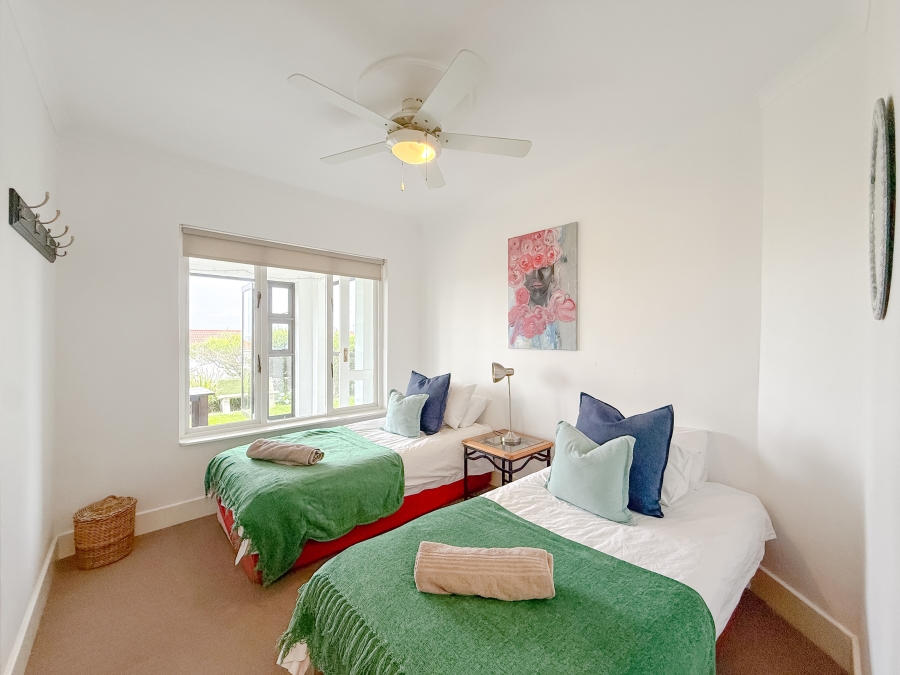 To Let 3 Bedroom Property for Rent in Castleton Western Cape